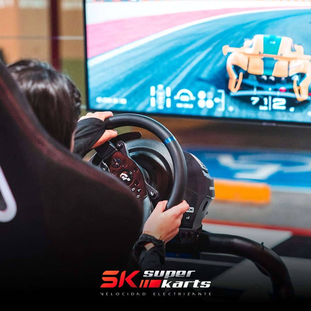 1 Carrera Completa + 8 Minutos de Racing Simulator por $15 en Super Karts