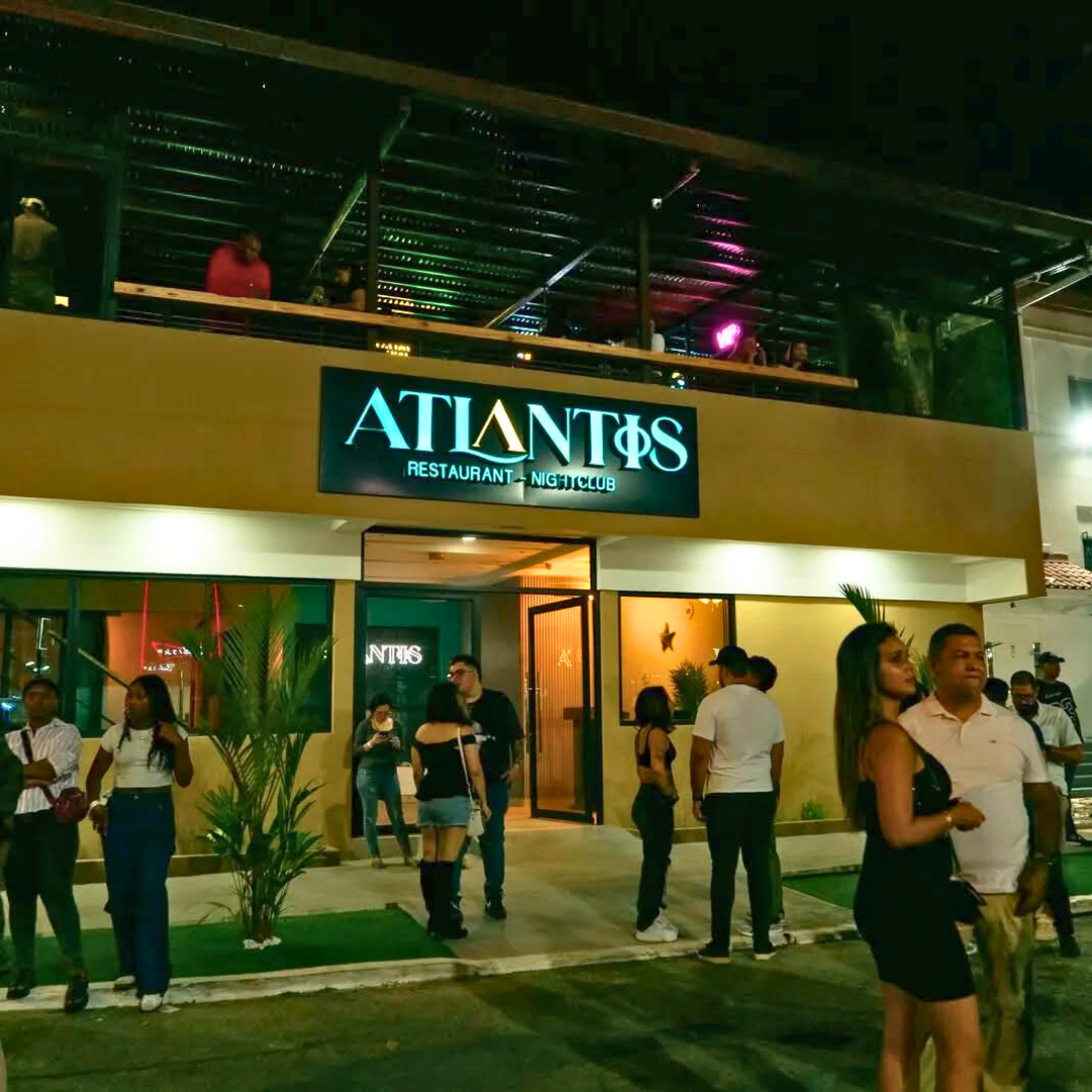 2 Pescados Enteros + 2 Almejas o Torrejitas de Bacalao + 2 Cervezas o Limonadas por $20 en Atlantis