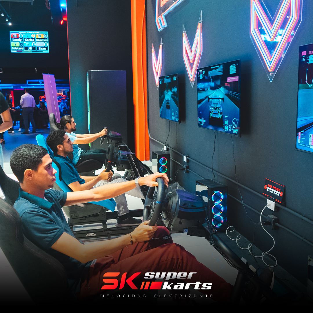 1 Carrera Completa + 8 Minutos de Racing Simulator por $15 en Super Karts