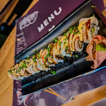 2 Sushis Premium + 1 Entrada + 2 Limonadas por $16 en Ua-Shi