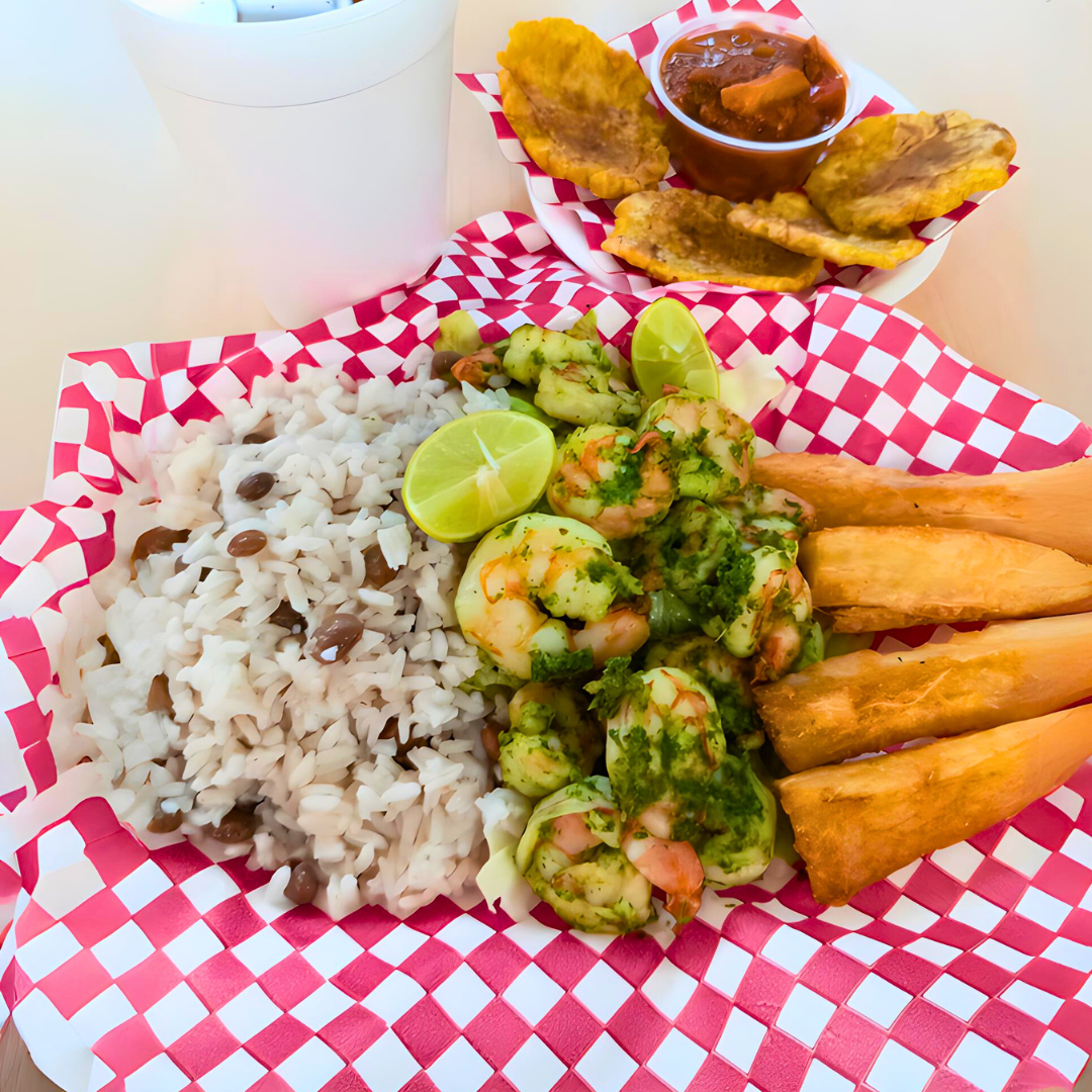 2 Platos Fuertes a elegir + 2 Sopas de Pescado + 2 Bebidas por $15 en Pescao y Limón