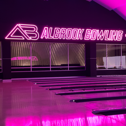 1 Hora de Bowling para 4 Personas + Zapatos + Cubetazo + 1 Mini Pizza por $30 en Albrook Bowling