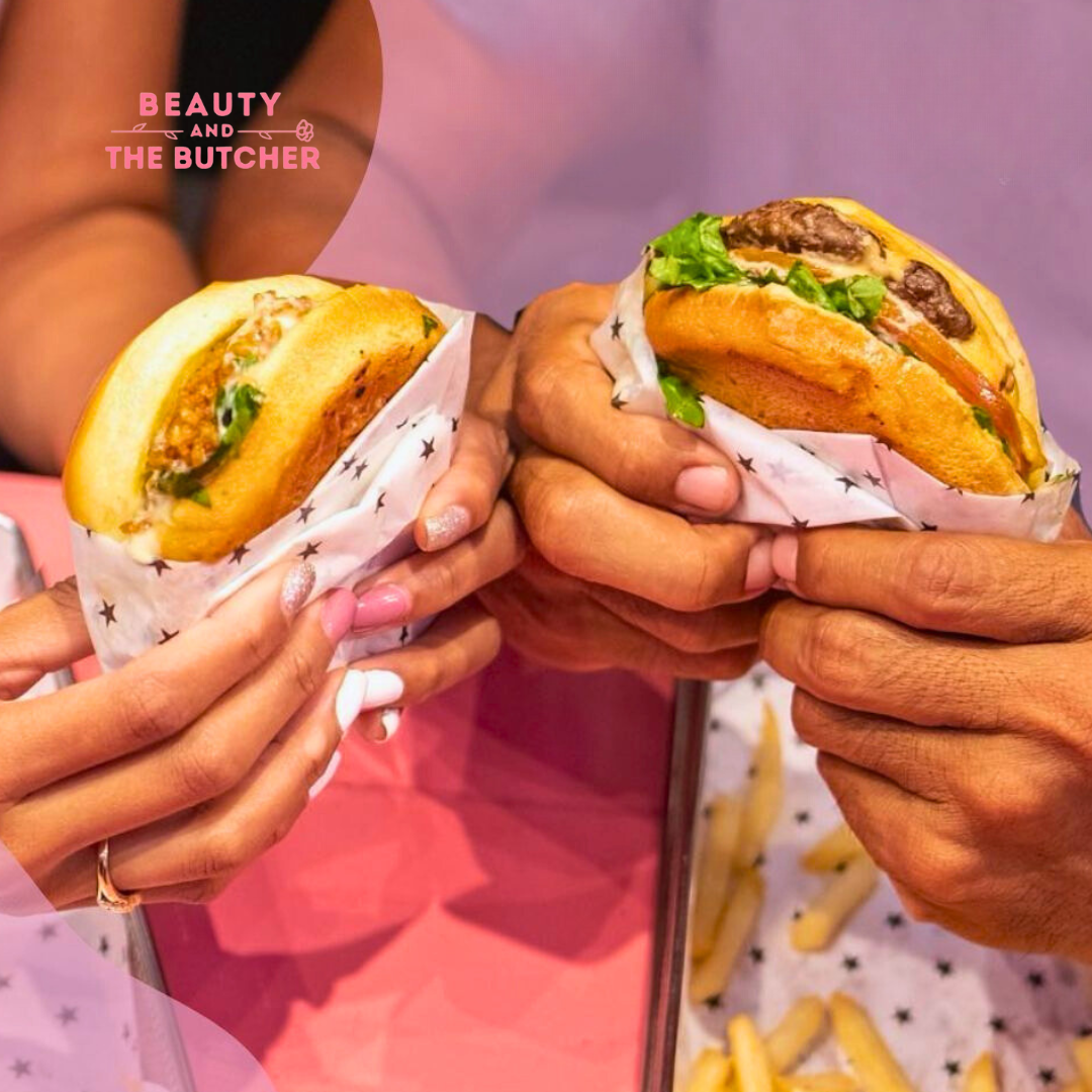 2 Hamburguesas + 6 Alitas + Papas Curly + 1 Cubetazo por $25 en Beauty and The Butcher