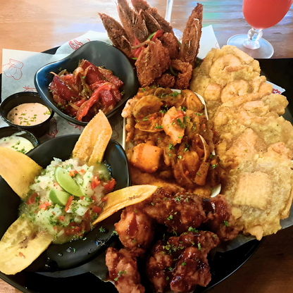 Picada Mar y Tierra + Cubetazo de Cervezas Nacionales por $20 en Mitos y Leyendas