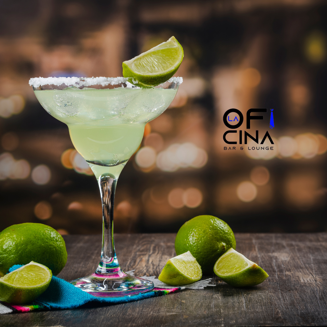 Open Bar Premium de 3 Horas + 20 Alitas para 2 Personas por Solo $20 en La Oficina